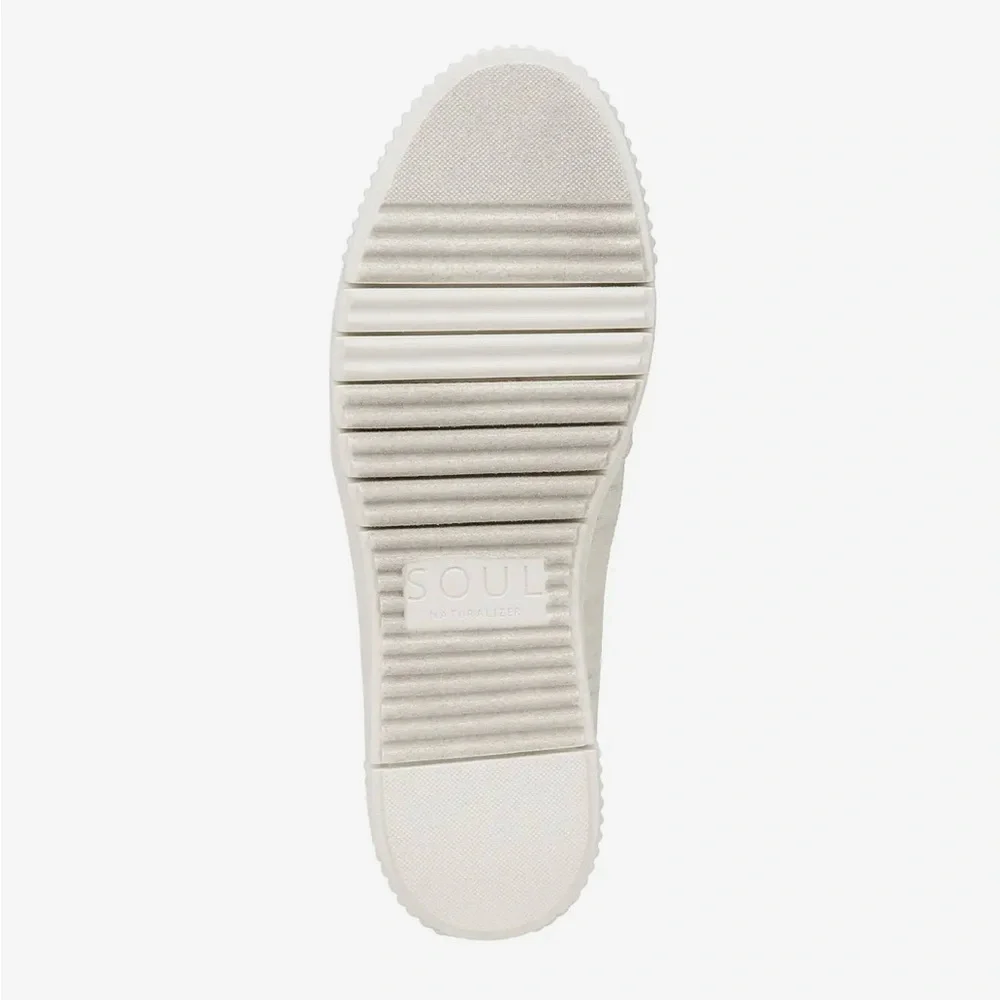 SOUL Naturalizer Slip-On White Metallic Sneakers Sz 10
